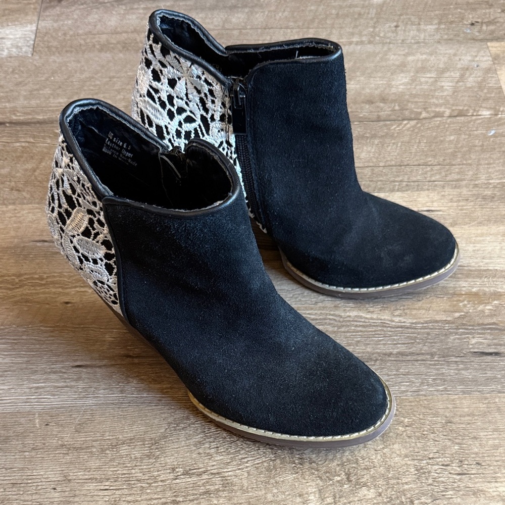Very Volatile Black and Cream Ankle Booties